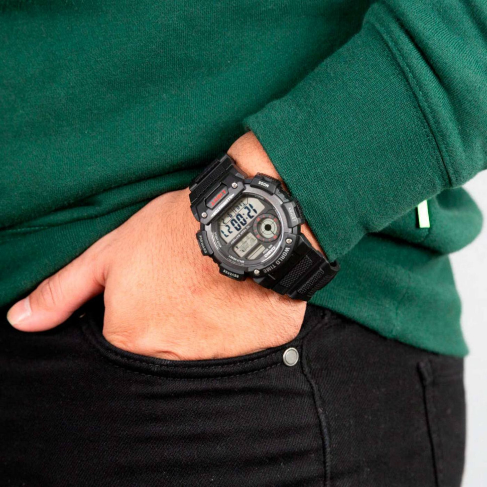 Чоловічий годинник Casio AE-1400WH-1A