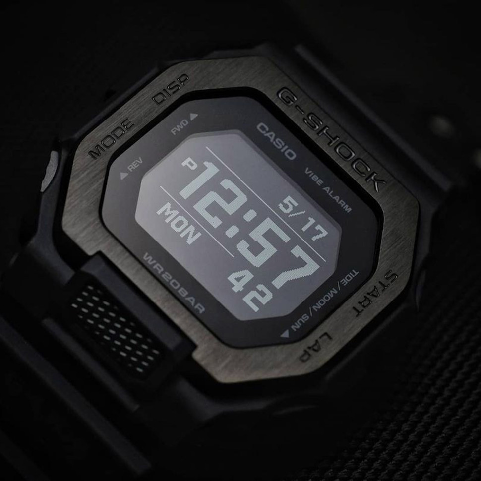 Чоловічий годинник Casio G-SHOCK GBX-100NS-1