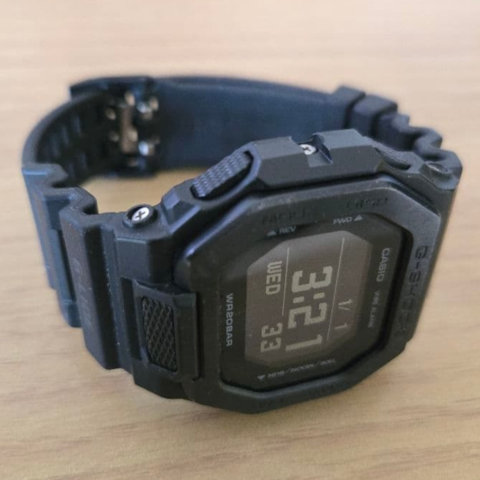 Чоловічий годинник Casio G-SHOCK GBX-100NS-1