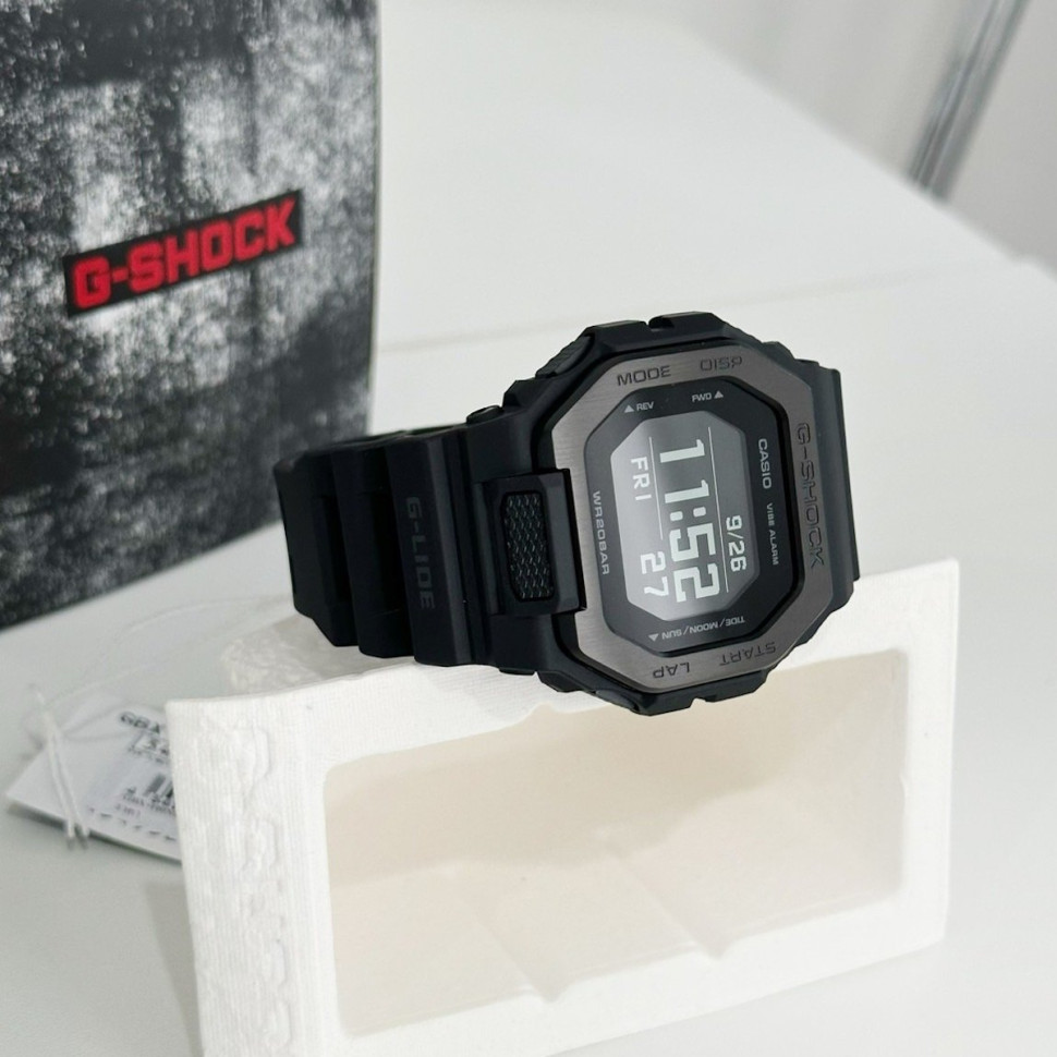Чоловічий годинник Casio G-SHOCK GBX-100NS-1