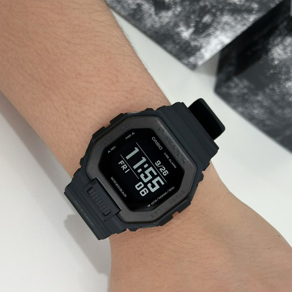 Чоловічий годинник Casio G-SHOCK GBX-100NS-1
