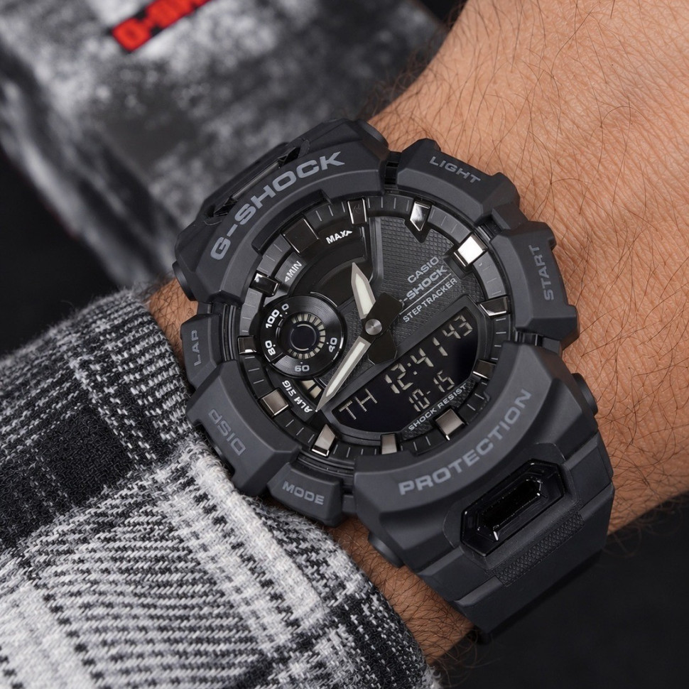 Чоловічий годинник Casio G-SHOCK GBA-900-1AER