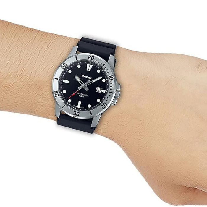 Чоловічий годинник Casio MTP-VD01-1E