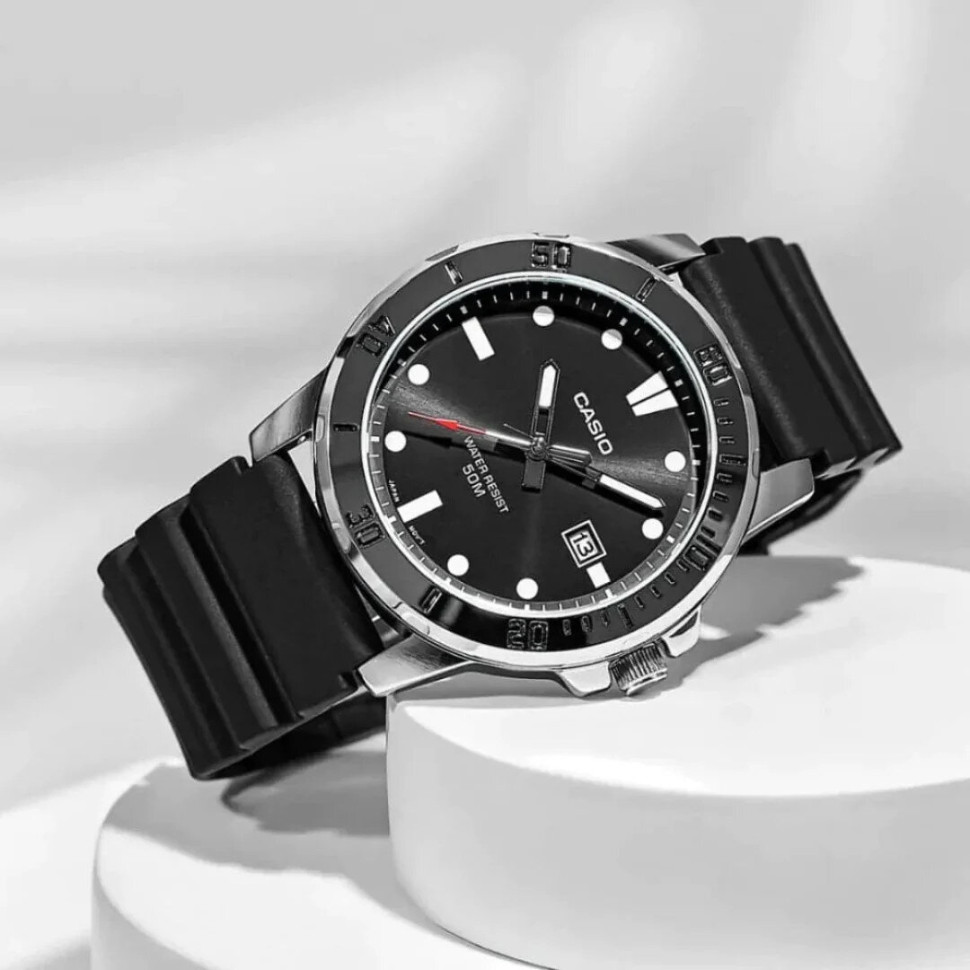 Чоловічий годинник Casio MTP-VD01-1E