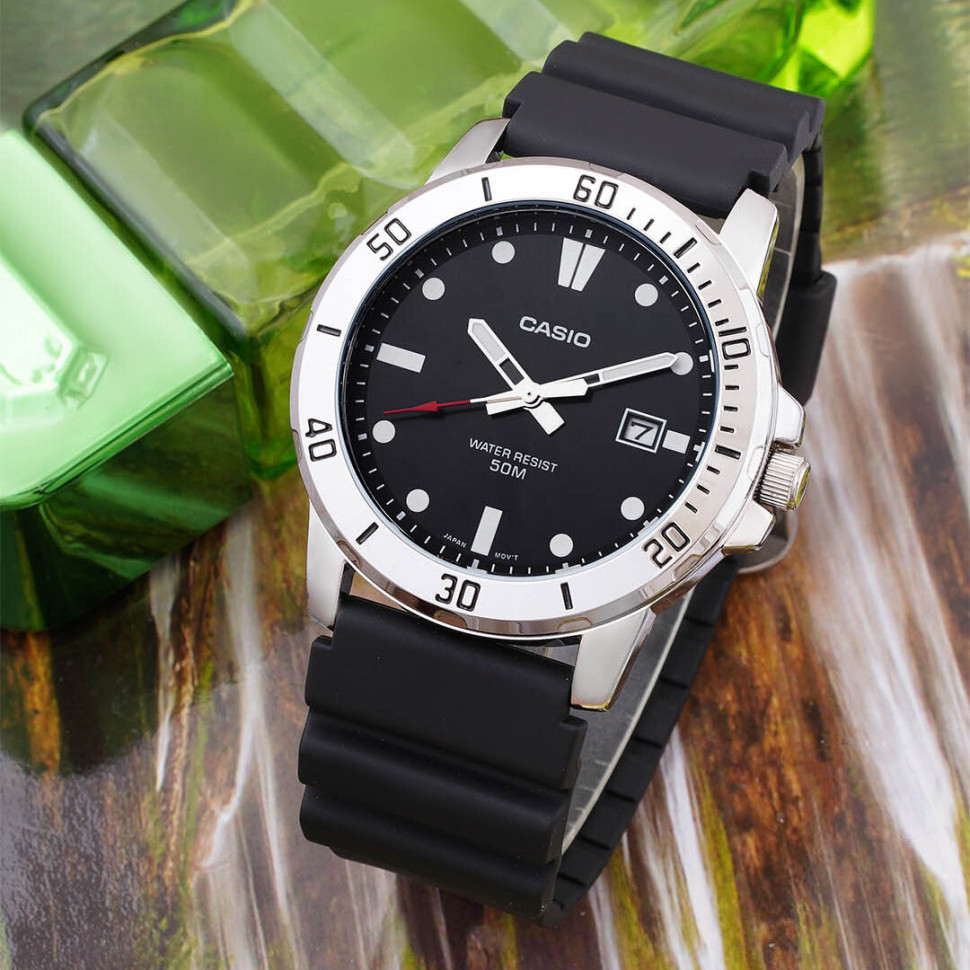 Чоловічий годинник Casio MTP-VD01-1E