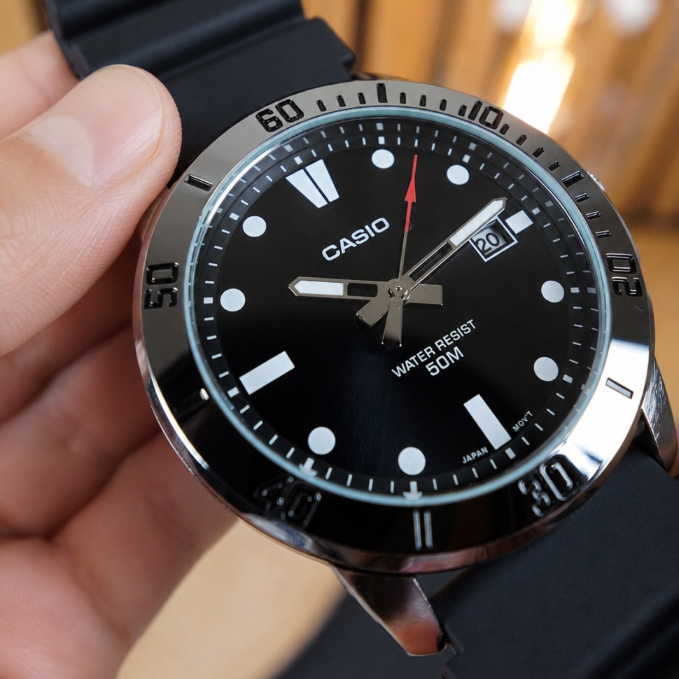 Чоловічий годинник Casio MTP-VD01-1E