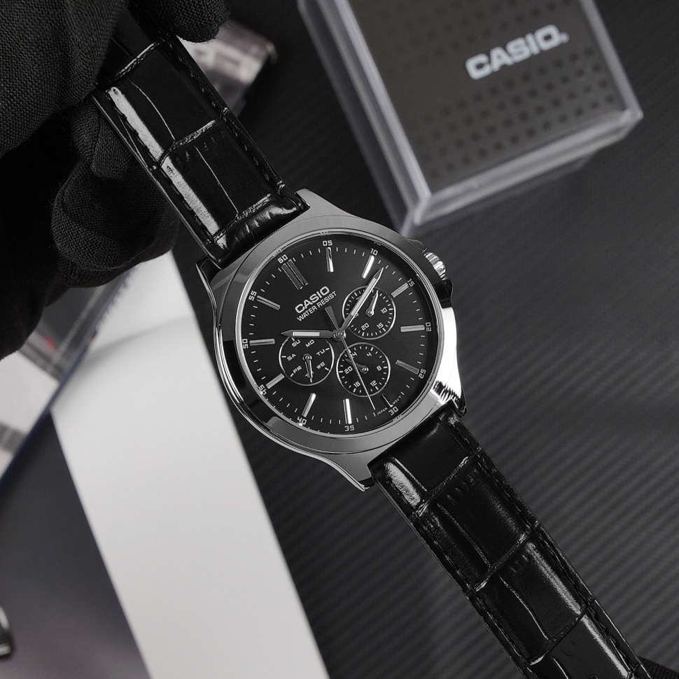 Чоловічий годинник Casio MTP-V300L-1A