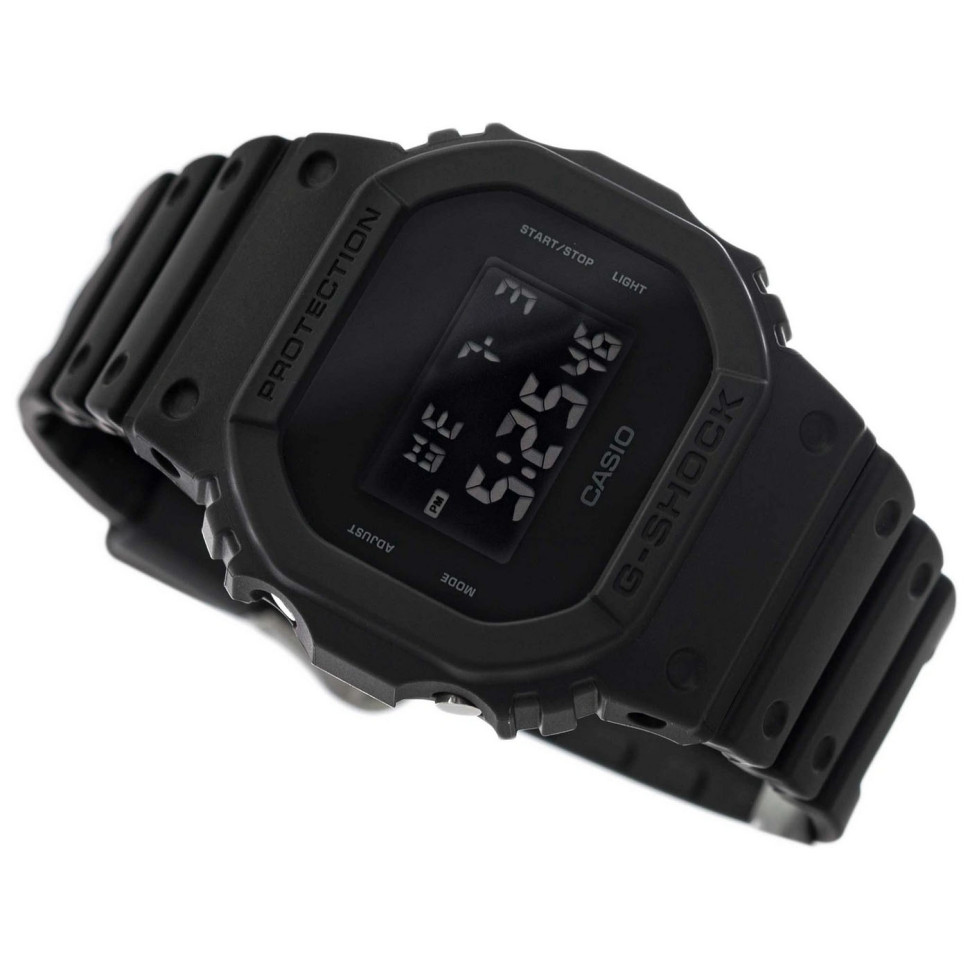 Чоловічий годинник Casio G-SHOCK DW-5600UBB-1E