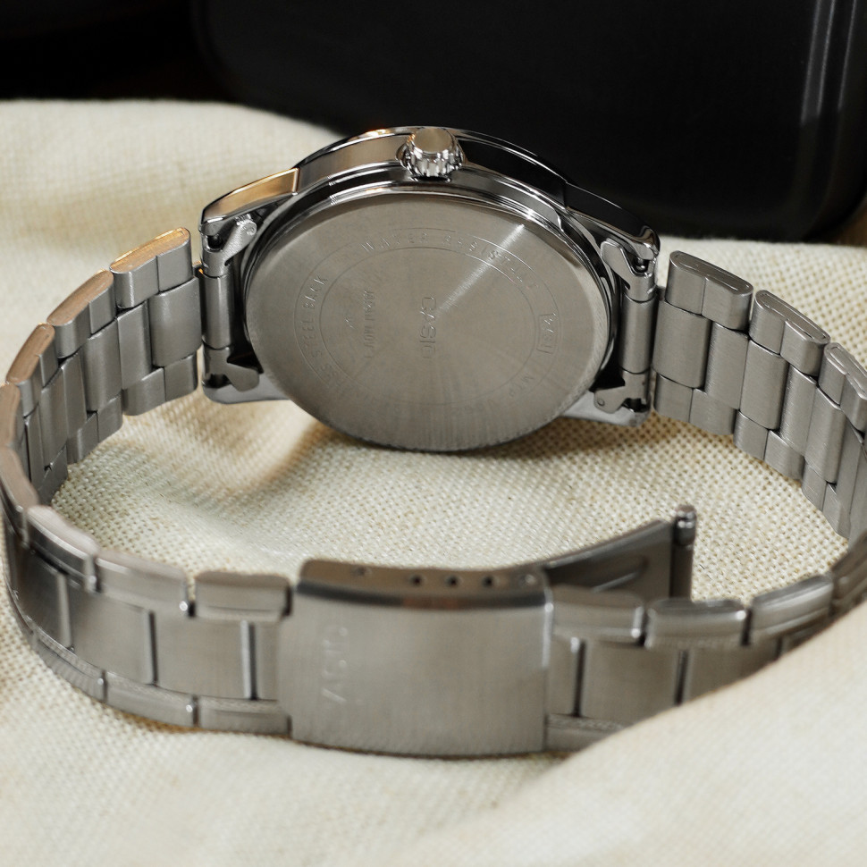Чоловічий годинник Casio MTP-V002D-1B3