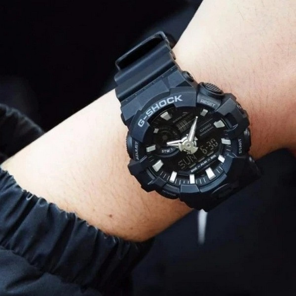 Чоловічий годинник Casio G-SHOCK GA-700-1B