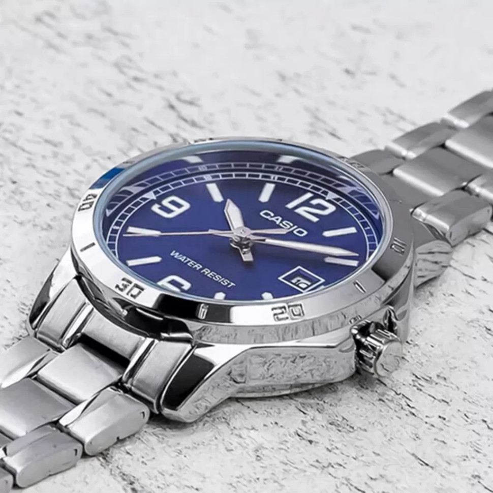 Чоловічий годинник Casio MTP-V004D-2B