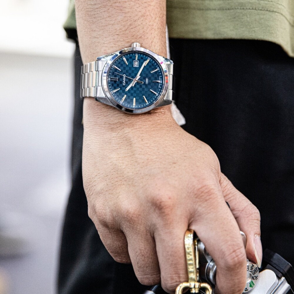 Чоловічий годинник Casio MTP-VD03D-2A2