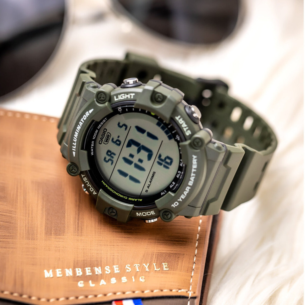 Чоловічий годинник Casio AE-1500WHX-3A