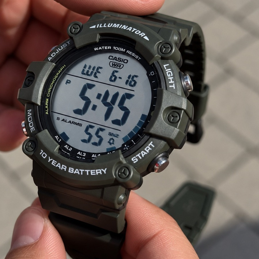 Чоловічий годинник Casio AE-1500WHX-3A