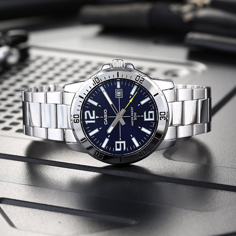Чоловічий годинник Casio MTP-VD01D-2B