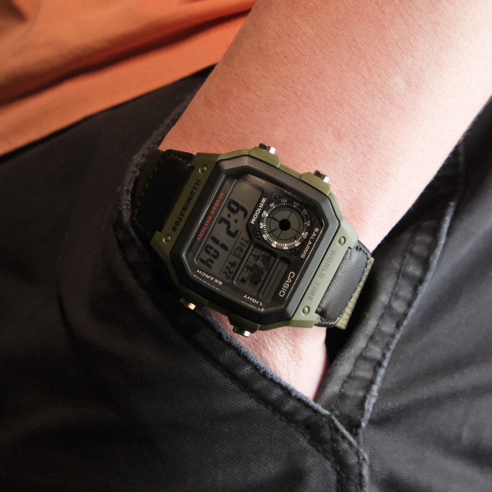 Чоловічий годинник Casio AE-1200WHB-3B