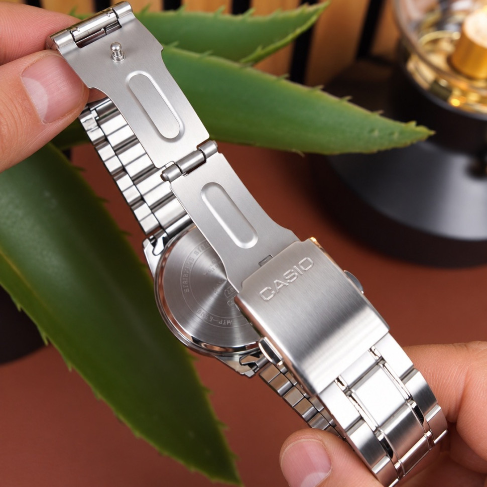 Чоловічий годинник Casio MTP-E515D-2A1