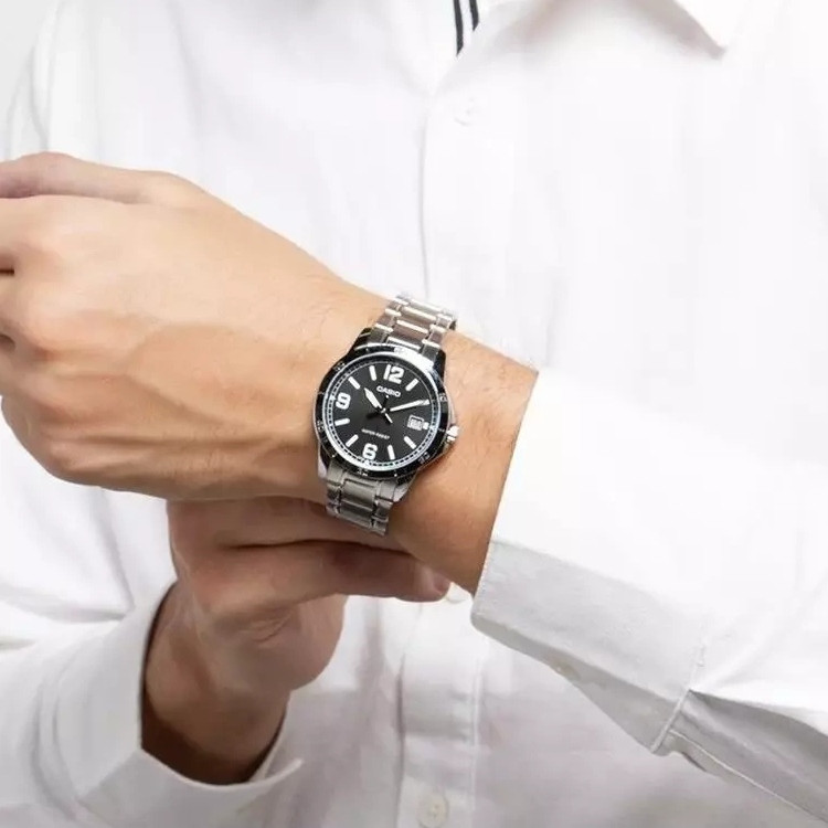 Чоловічий годинник Casio MTP-V004D-1B2