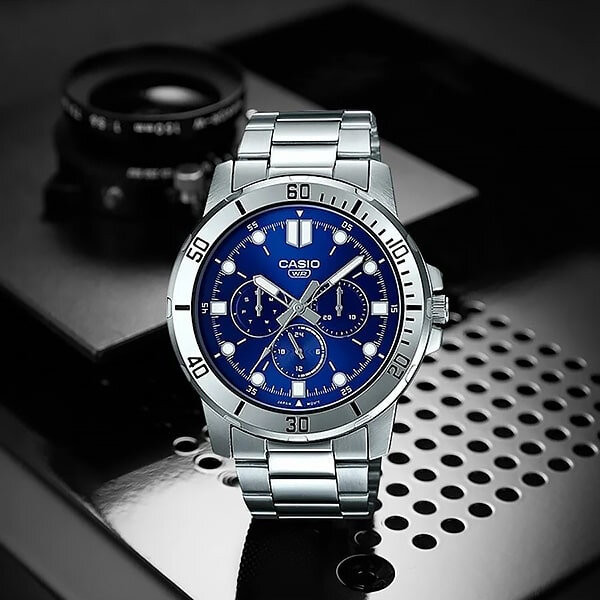 Чоловічий годинник Casio MTP-VD300D-2E