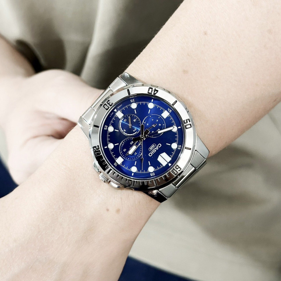 Чоловічий годинник Casio MTP-VD300D-2E