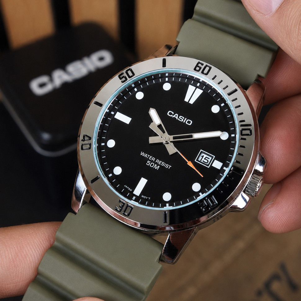 Чоловічий годинник Casio MTP-VD01-3E