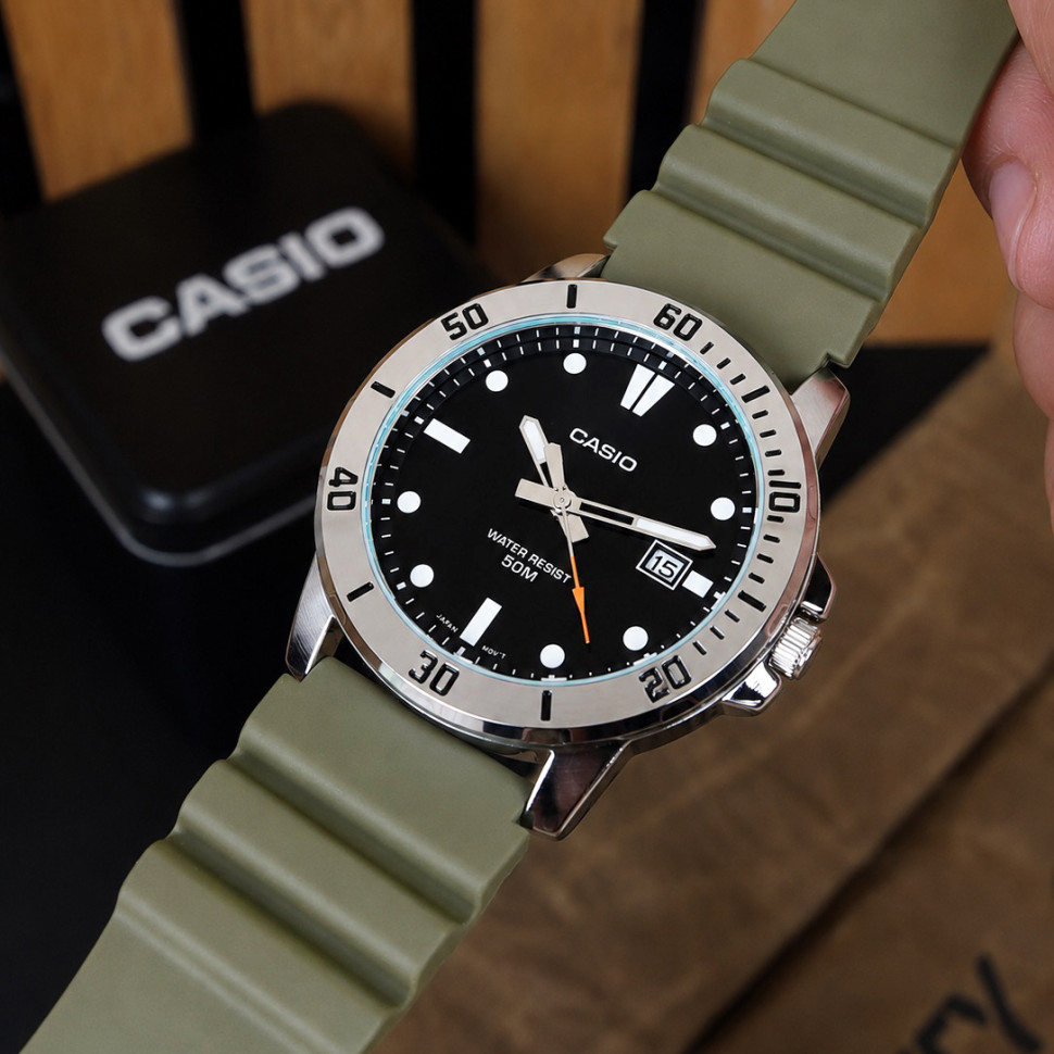 Чоловічий годинник Casio MTP-VD01-3E