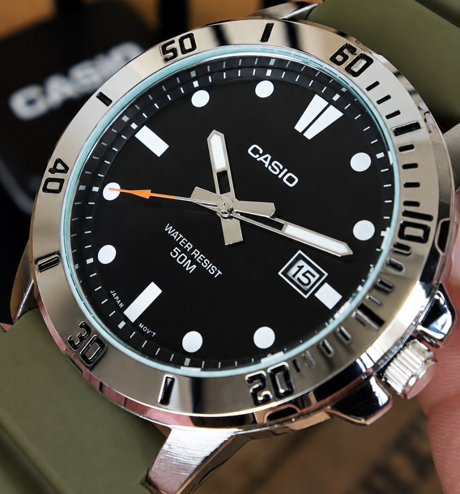 Чоловічий годинник Casio MTP-VD01-3E