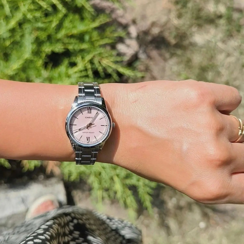 Жіночий годинник Casio LTP-V005D-4B2