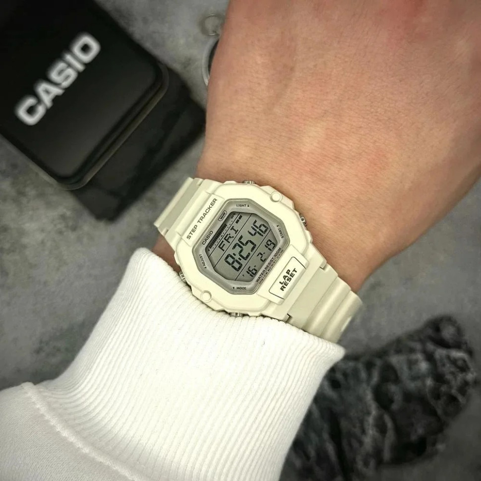Жіночий годинник Casio LWS-2200H-8A