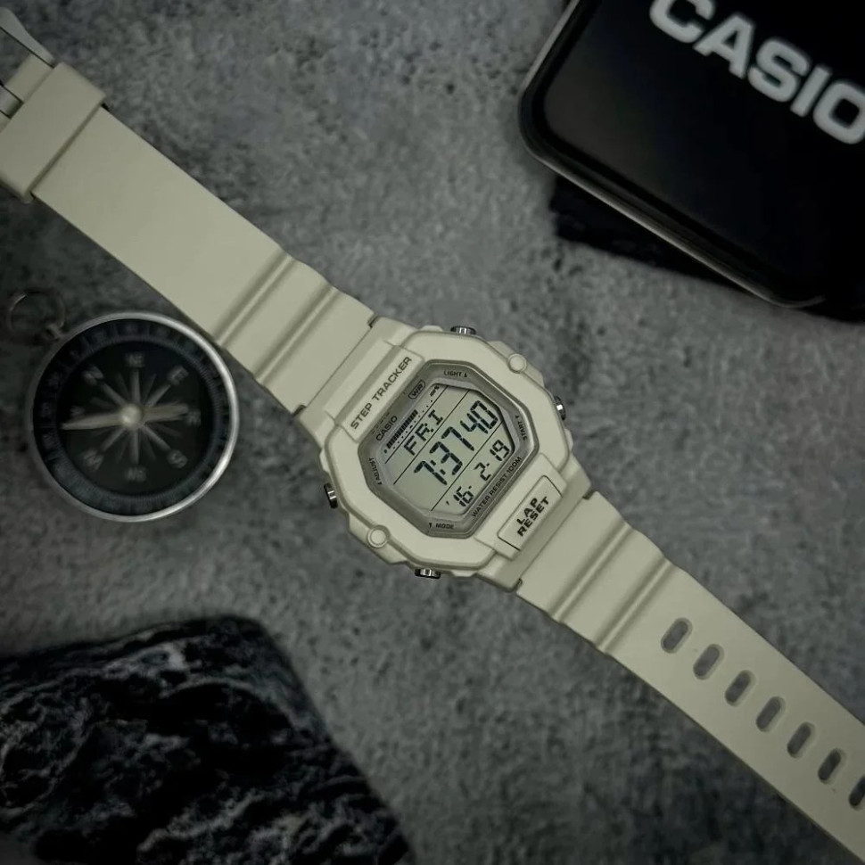 Жіночий годинник Casio LWS-2200H-8A
