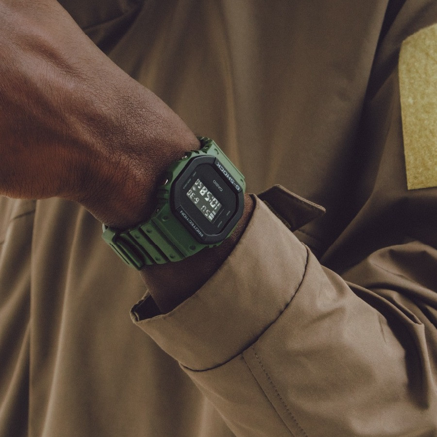 Чоловічий годинник Casio G-SHOCK DW-5610UU-3