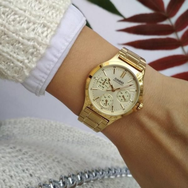 Чоловічий годинник Casio MTP-V300G-9A
