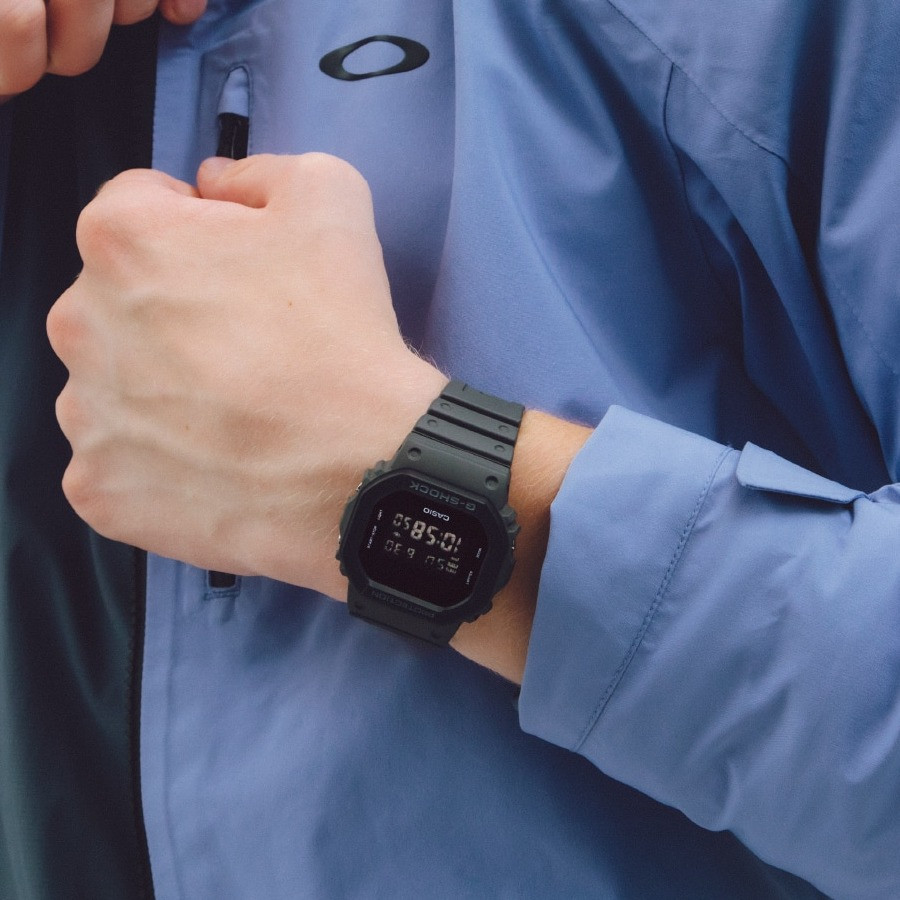 Чоловічий годинник Casio G-SHOCK DW-5610UU-8