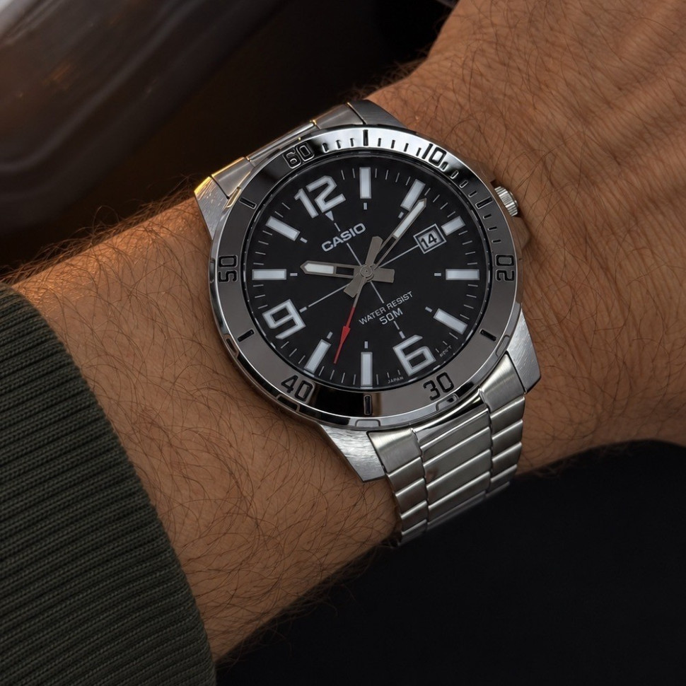Чоловічий годинник Casio MTP-VD01D-1B