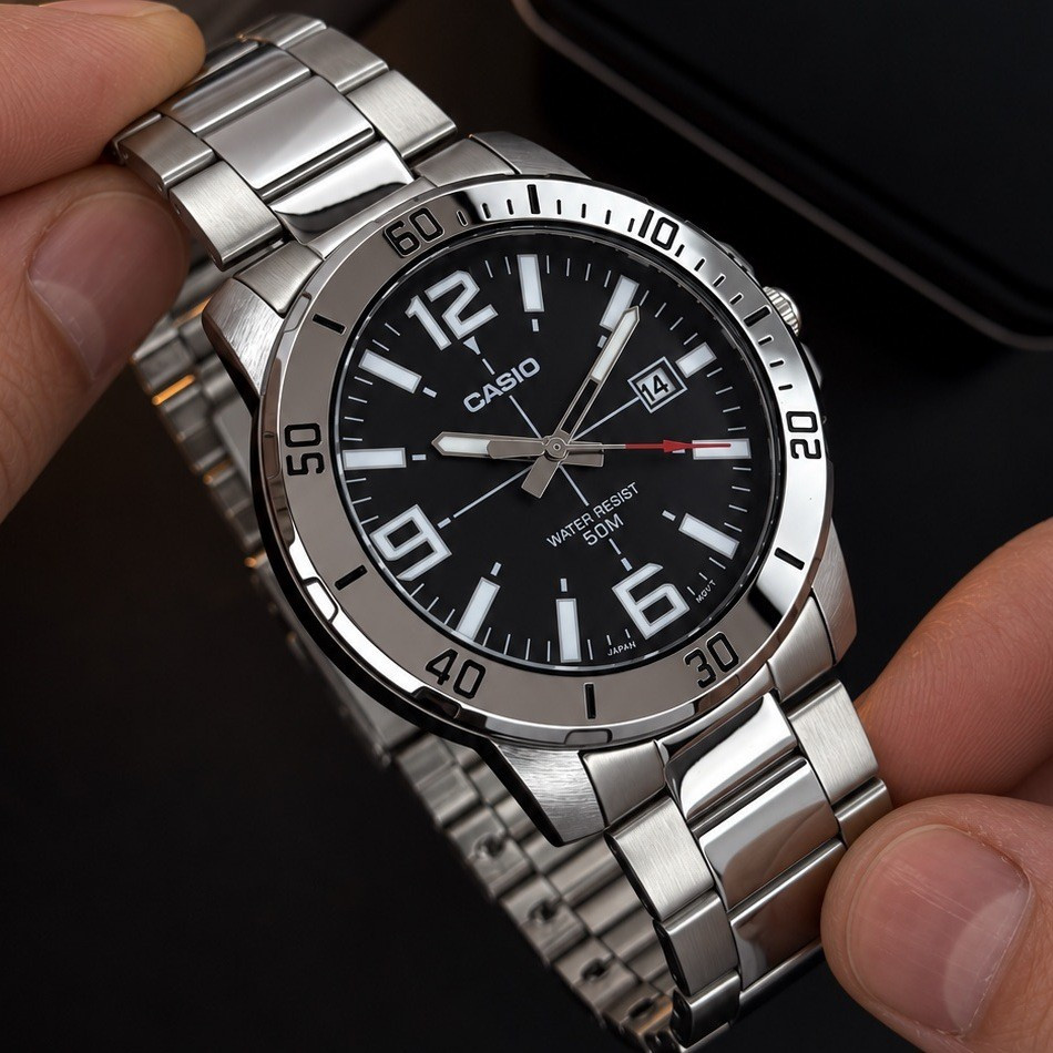 Чоловічий годинник Casio MTP-VD01D-1B