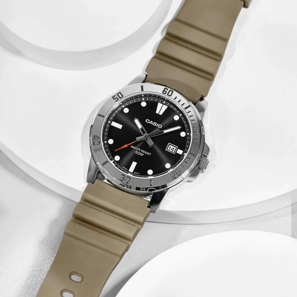 Чоловічий годинник Casio MTP-VD01-5E