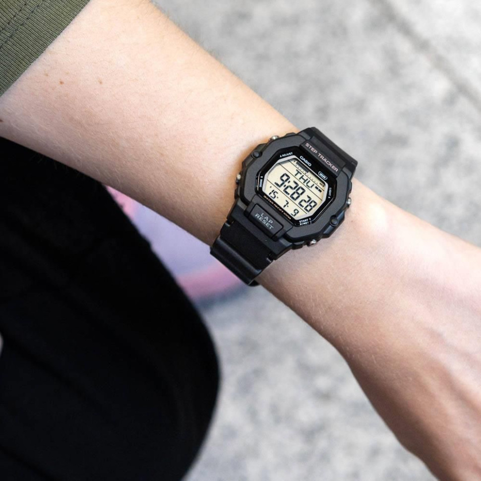 Жіночий годинник Casio LWS-2200H-1A