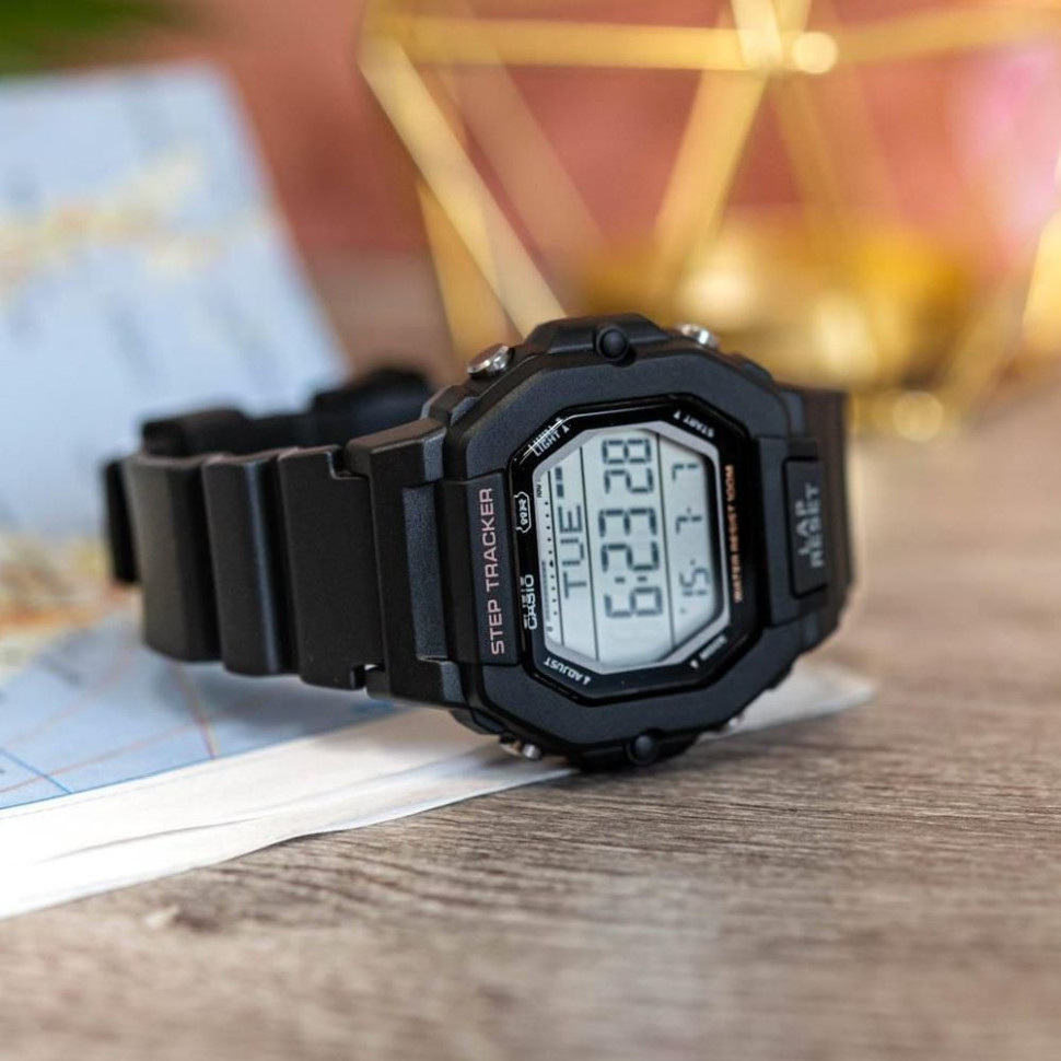 Жіночий годинник Casio LWS-2200H-1A