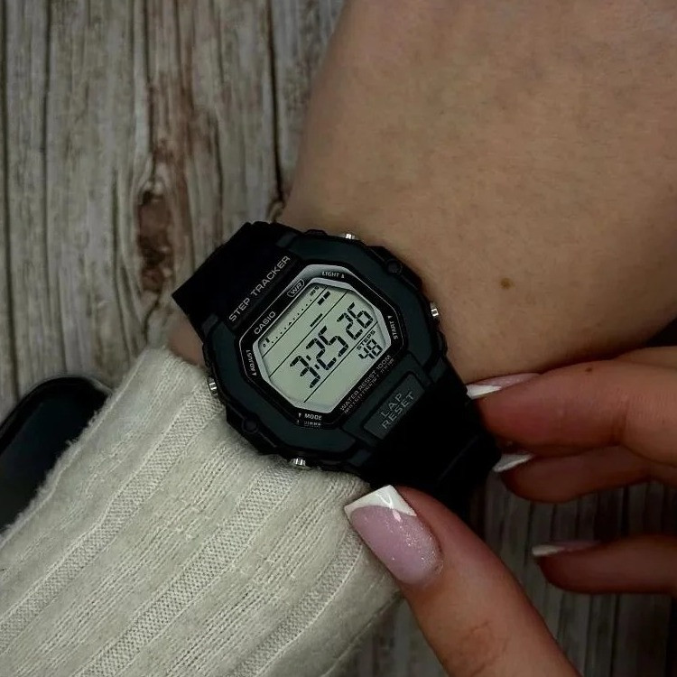 Жіночий годинник Casio LWS-2200H-1A