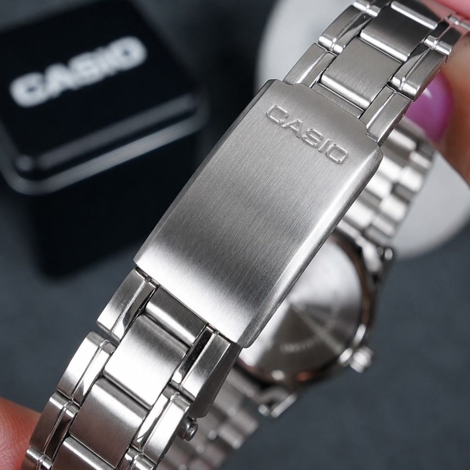 Жіночий годинник Casio LTP-V002D-4B