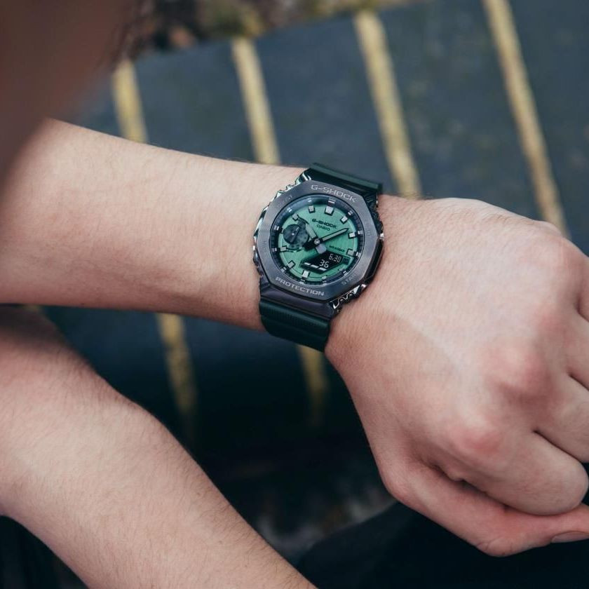 Чоловічий годинник Casio G-SHOCK GM-2100B-3A