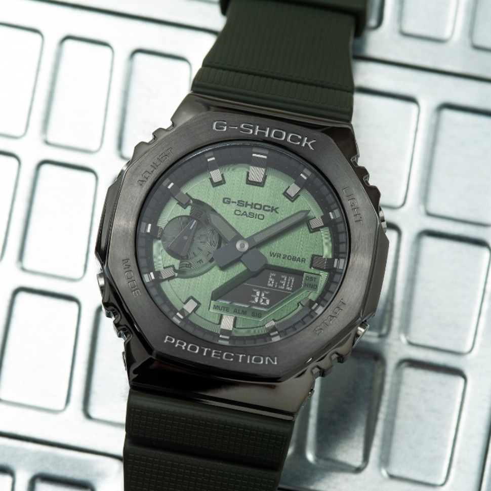 Чоловічий годинник Casio G-SHOCK GM-2100B-3A