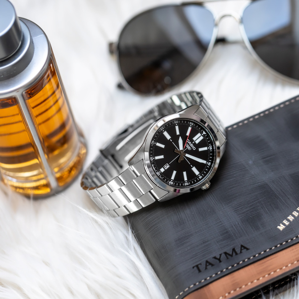 Чоловічий годинник Casio MTP-VD02D-1E