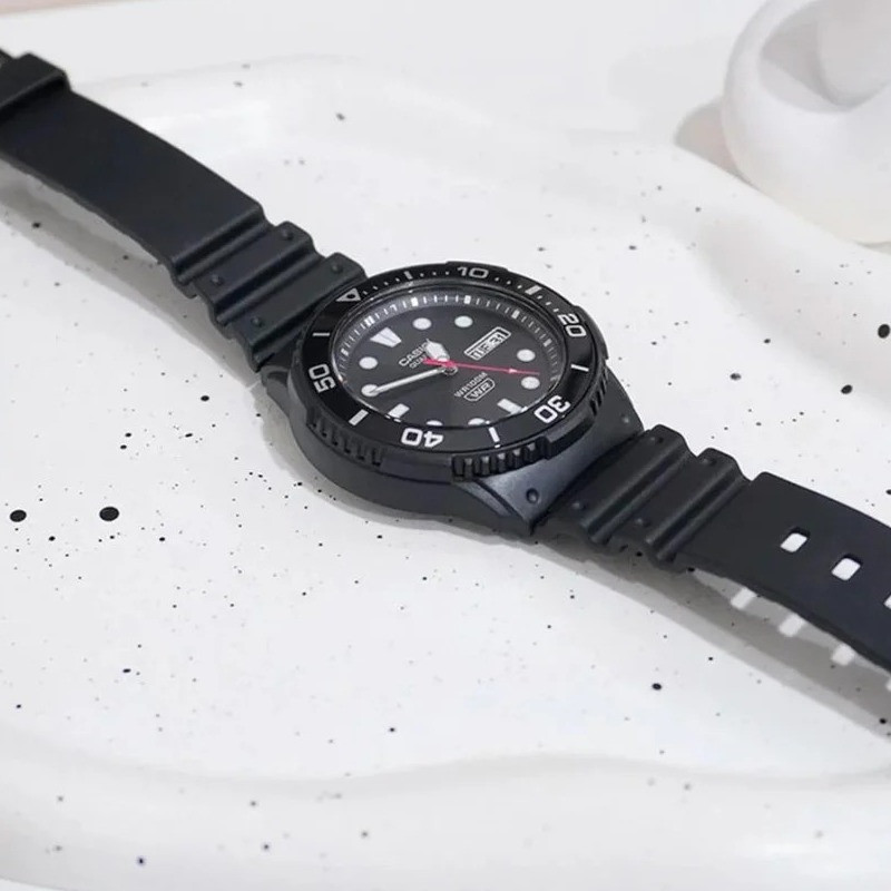 Чоловічий годинник Casio MRW-230H-1E1