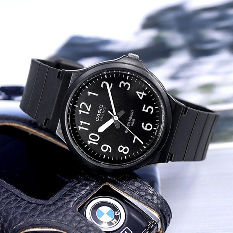 Чоловічий годинник Casio MW-240-1B