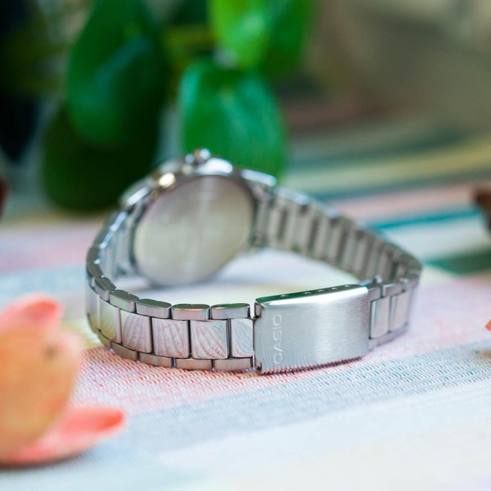 Жіночий годинник Casio LTP-1303D-7B