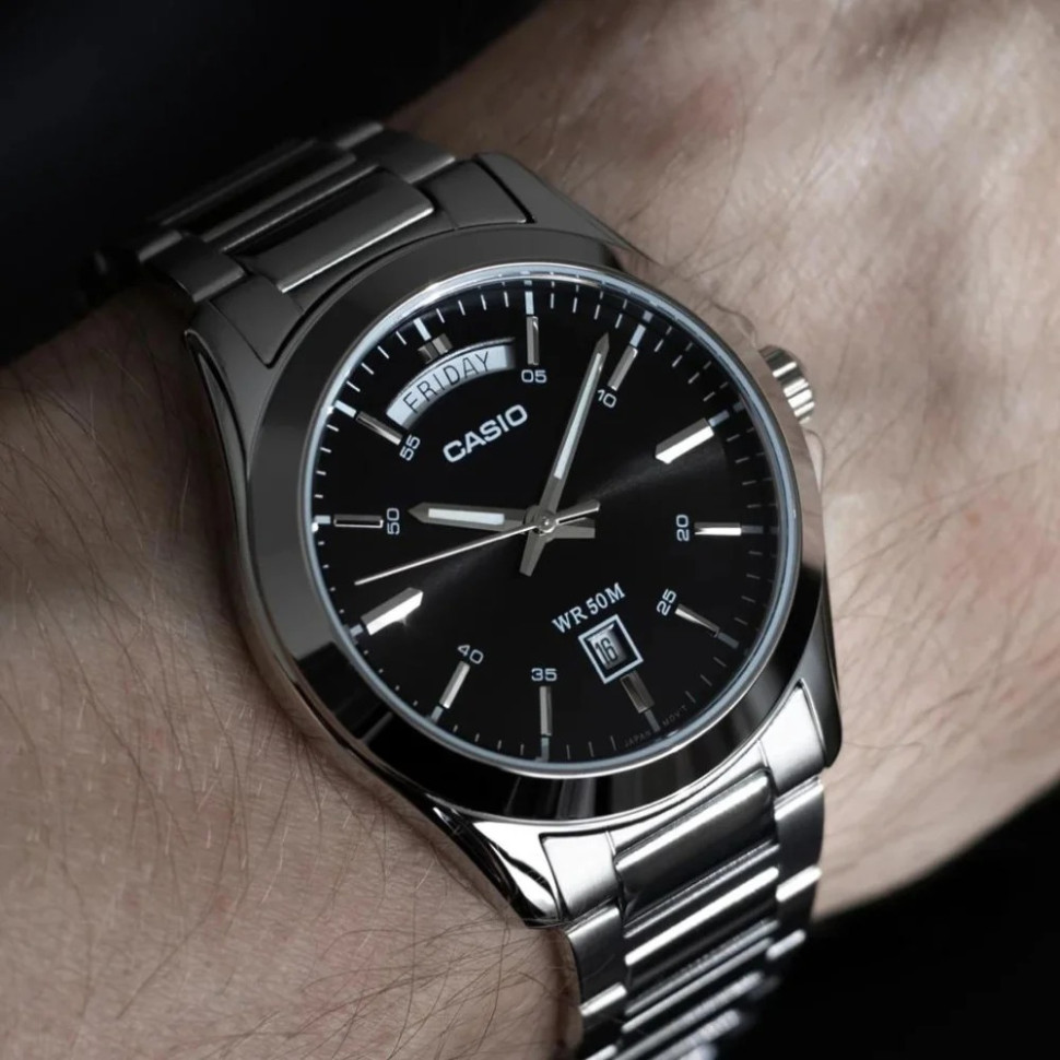 Чоловічий годинник Casio MTP-1370D-1A1