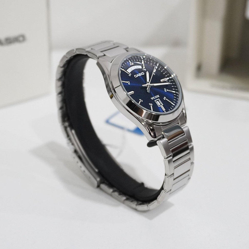 Чоловічий годинник Casio MTP-1370D-2A2