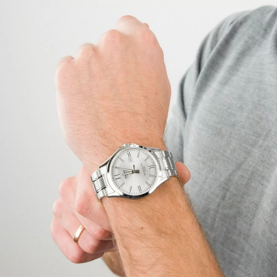 Чоловічий годинник Casio MTS-100D-7A