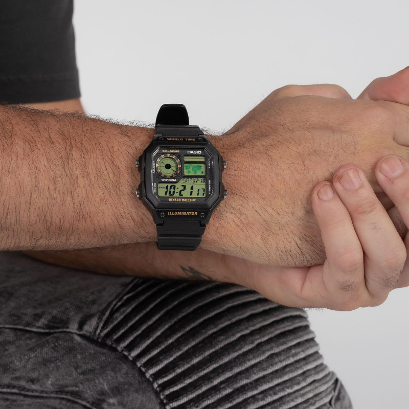 Чоловічий годинник Casio AE-1200WH-1B